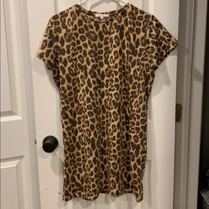 Cheetah print t-shirt dress